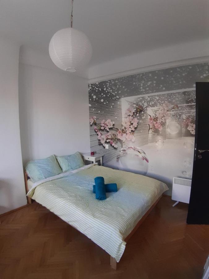 Апартаменты Best Apartament In Center Бухарест Номер фото
